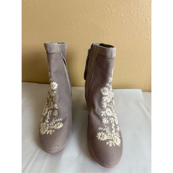 TOMS Evie Embroidered Heritage Canvas and Suede Booties SZ W8 - Picture 5 of 13